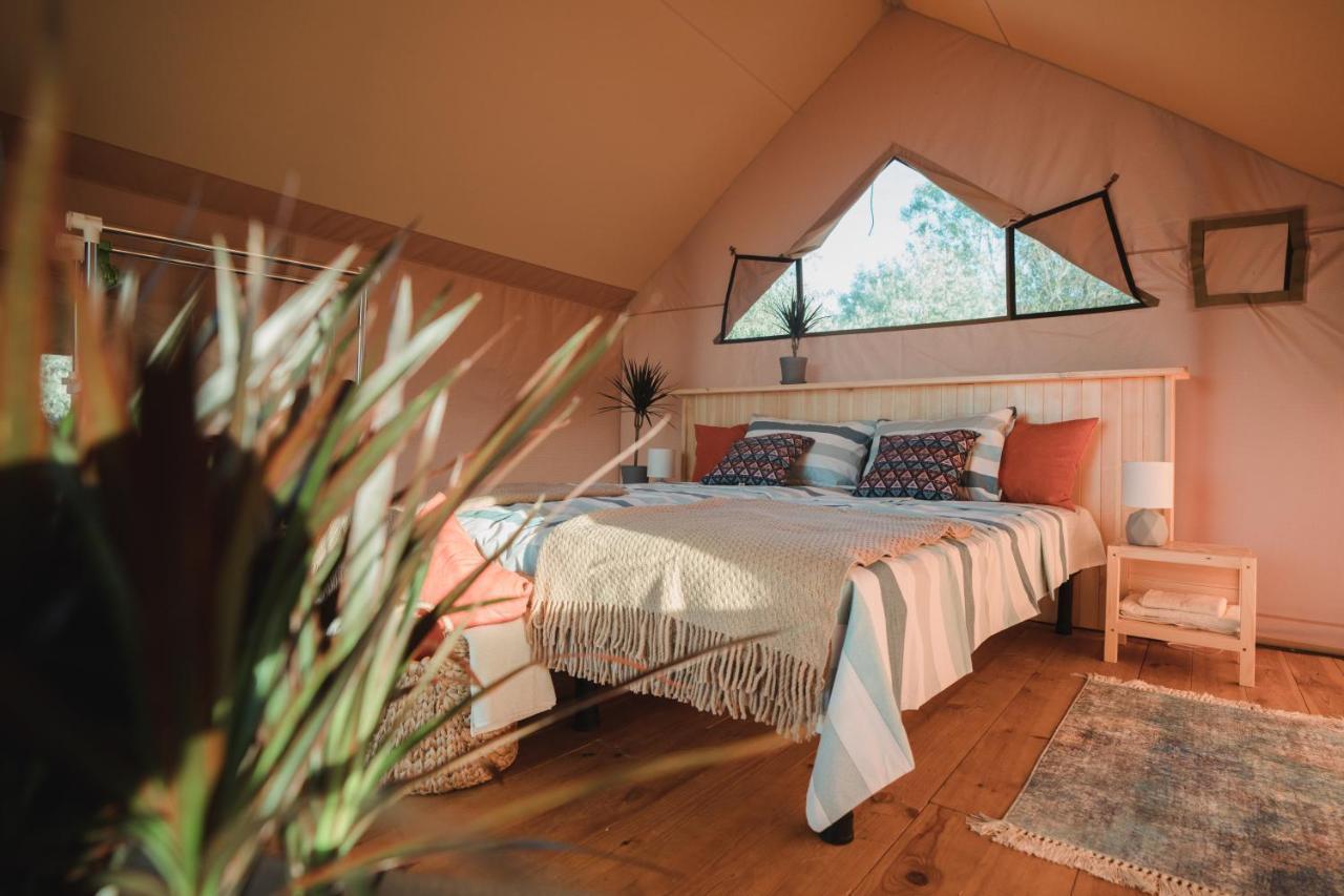 Glamping Mandra Hotel ซาโตกา ภายนอก รูปภาพ