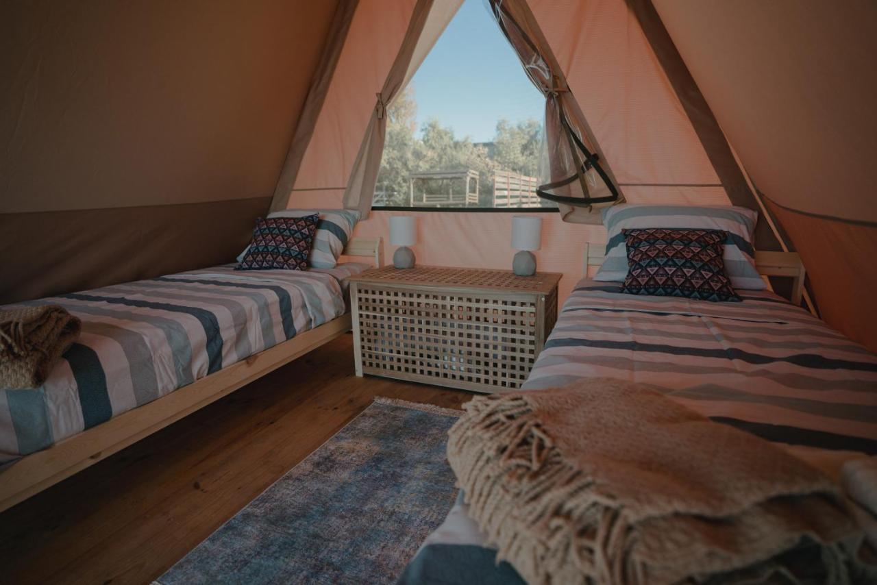 Glamping Mandra Hotel ซาโตกา ภายนอก รูปภาพ